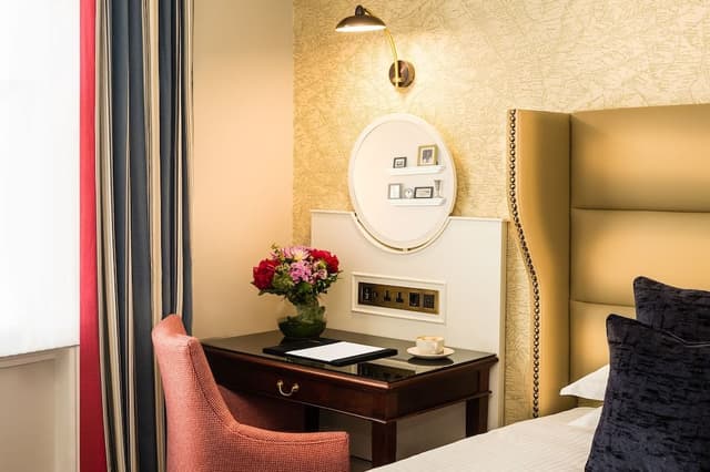 Deluxe Room (Twin)