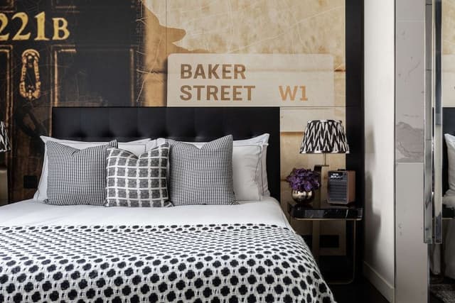 Suite, 1 King Bed (Chiltern Townhouse)