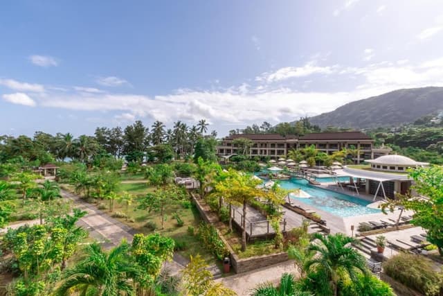 Savoy Deluxe Grand Pool