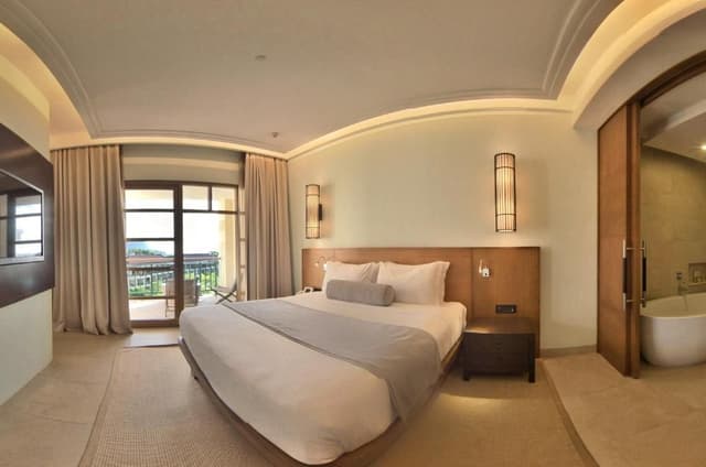 Savoy Junior Suite with balcony