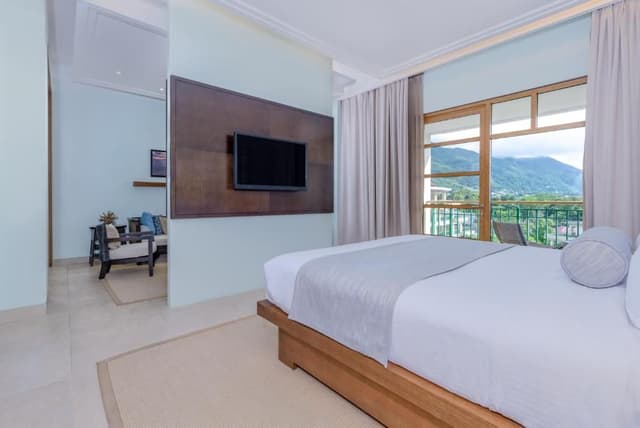 Savoy Junior Suite with balcony