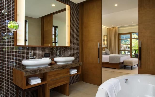 Savoy Suite with kitchenette