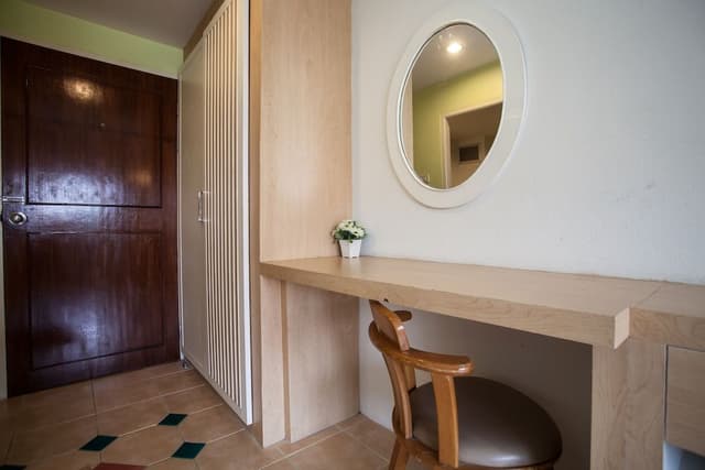 Double Room, 1 King Bed, Garden View