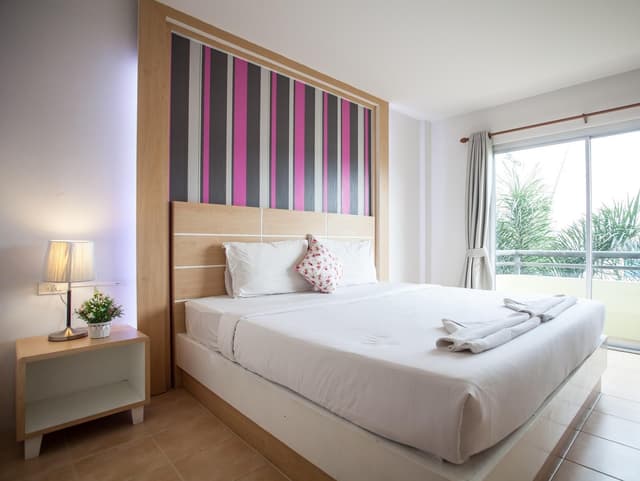 Double Room, 1 King Bed, Garden View