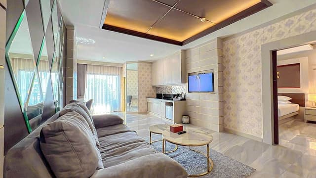 Premium Quadruple Room, 1 Bedroom, Non Smoking, Pool View