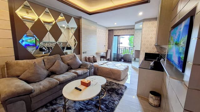 Premium Quadruple Room, 1 Bedroom, Non Smoking, Pool View