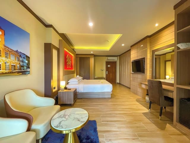 Deluxe Room, 1 Bedroom, Balcony, Pool View (Premium)