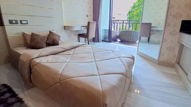 Premium Quadruple Room, 1 Bedroom, Non Smoking, Pool View