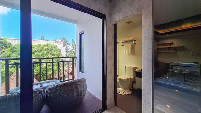 Premium Quadruple Room, 1 Bedroom, Non Smoking, Pool View