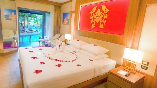 Deluxe Room, Pool Access (Premium)