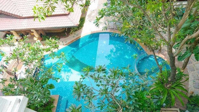 Premium Quadruple Room, 1 Bedroom, Non Smoking, Pool View