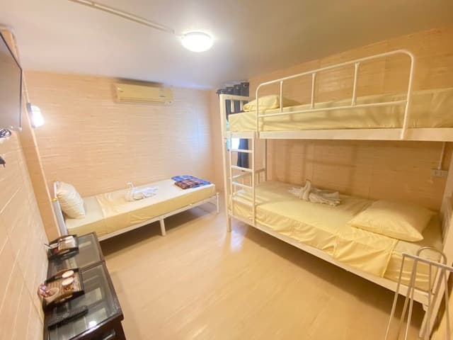 Room, Women only, Non Smoking, Shared Bathroom
