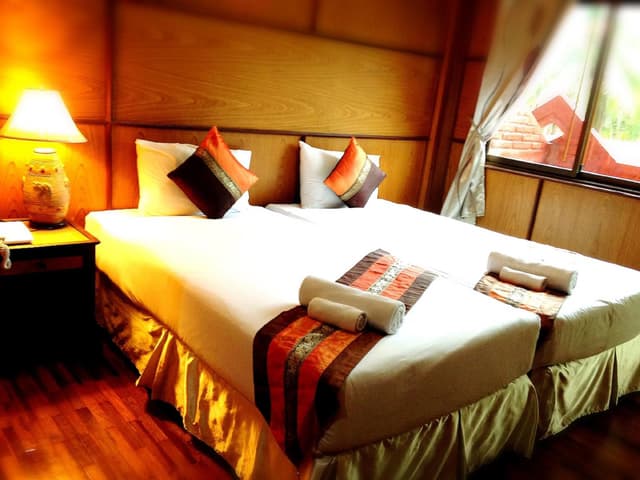 Deluxe Room with Breakfast