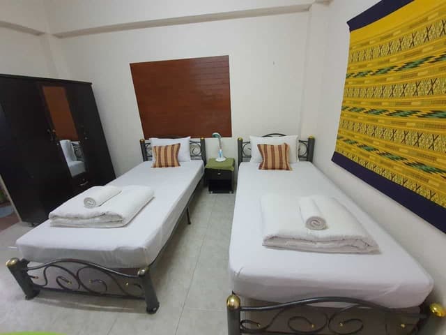 Standard Twin Room