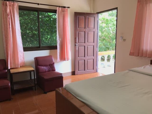 Deluxe Bungalow, Bathtub