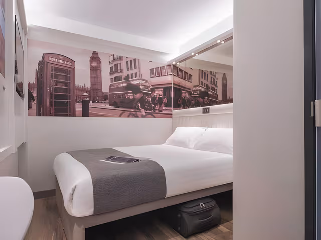 Double Room No Window