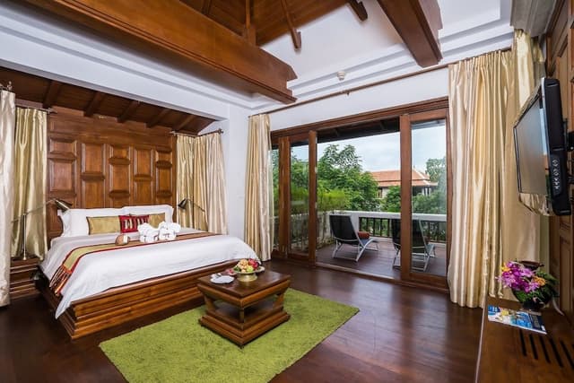 Family Pool Villa