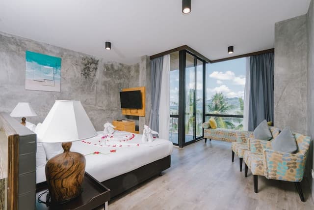 Deluxe Double Studio with Sea View and Spa Bath