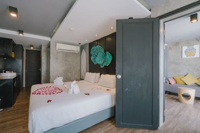 Connecting Studios with Sea View
