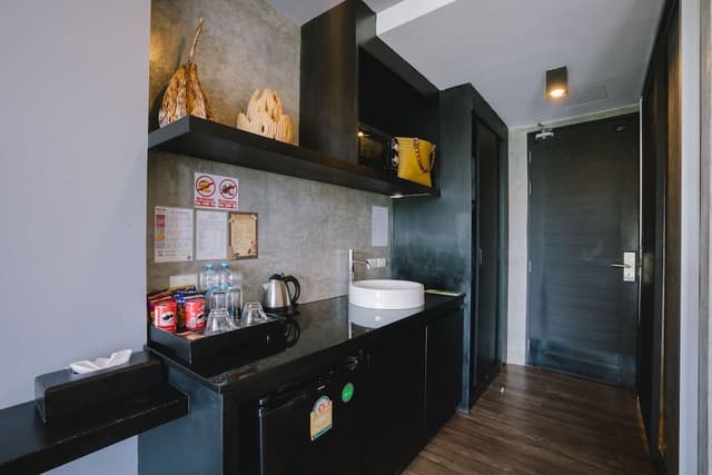 Deluxe Triple Studio with Sea View and Spa Bath