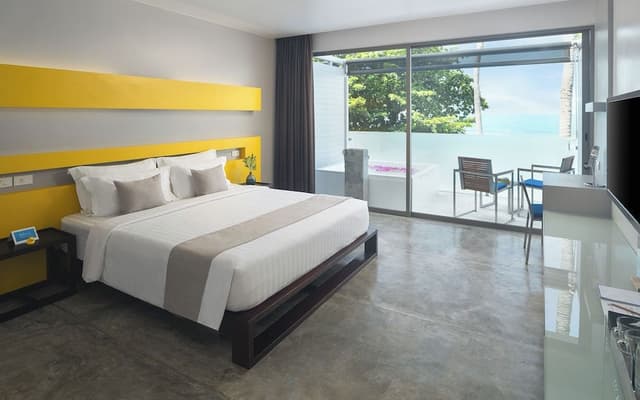 Deluxe Pool View Room with Terrace