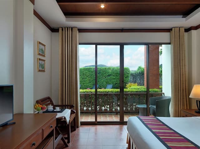 Deluxe Double or Twin Room, Pool View