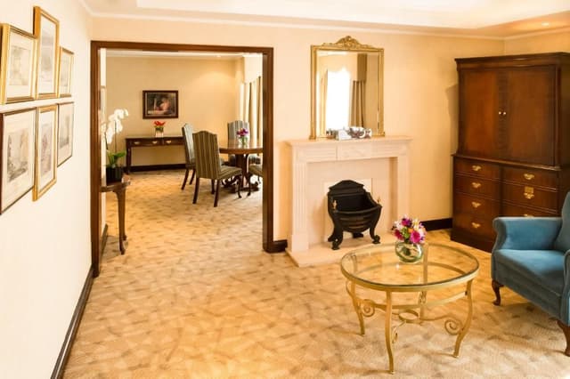 Luxury Suite