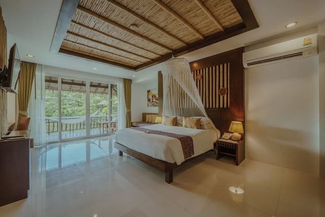 Grand Pond View Cottage (Adults Only)
