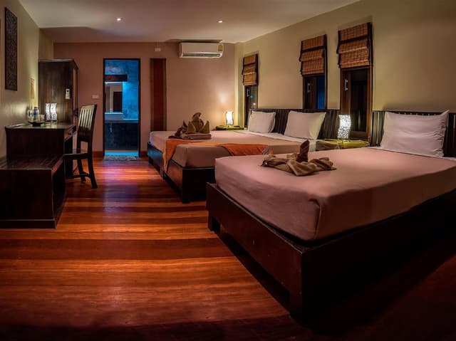 Triple Room