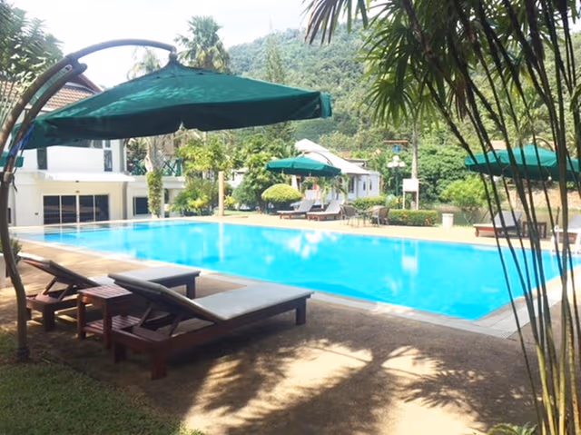 Pool Suite