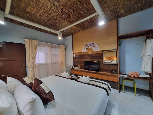 Deluxe Double or Twin Room