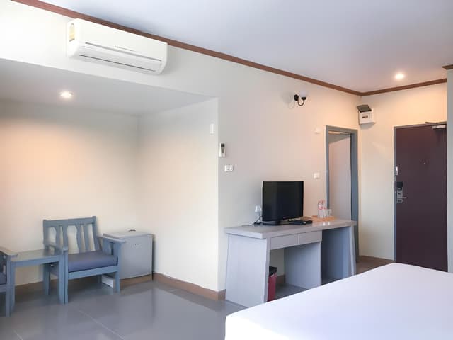 Deluxe Double Room with Bathtub