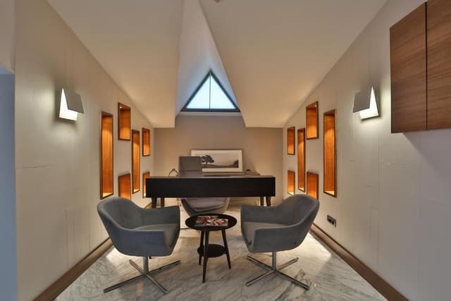Premium Suite