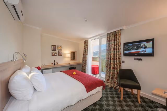 Triple Room with Mountain View