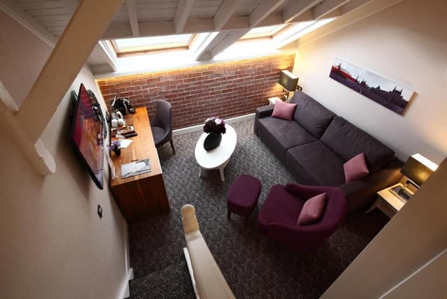 Deluxe Roof Suite