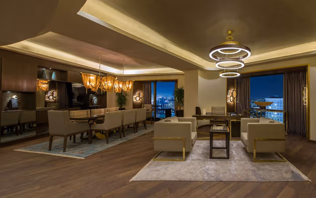PRESIDENTIAL SUITE WITH LOUNGE ACCESS
