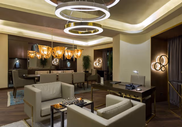 PRESIDENTIAL SUITE WITH LOUNGE ACCESS