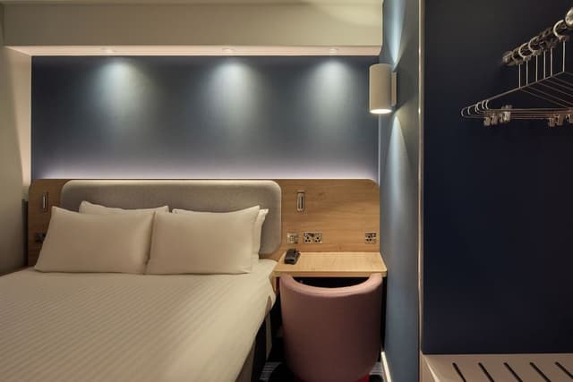 Standard Room (Free Hot Breakfast)
