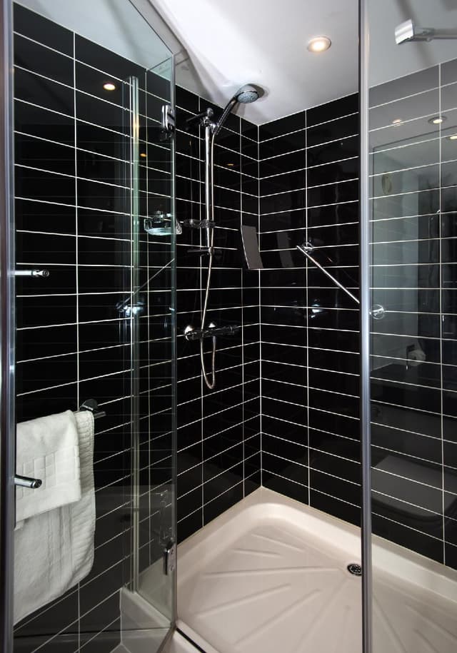 2 Single Standard Accessible with Free Hot Breakfast