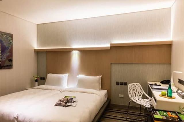 Vogue Twin Room (No Window)
