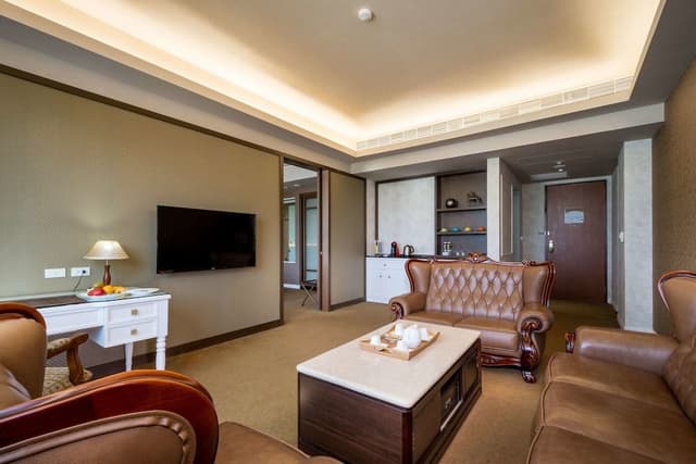 Premium Studio Suite, 1 Queen Bed, City View, Tower