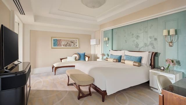Club Suite, 1 King Bed (Boulevard)