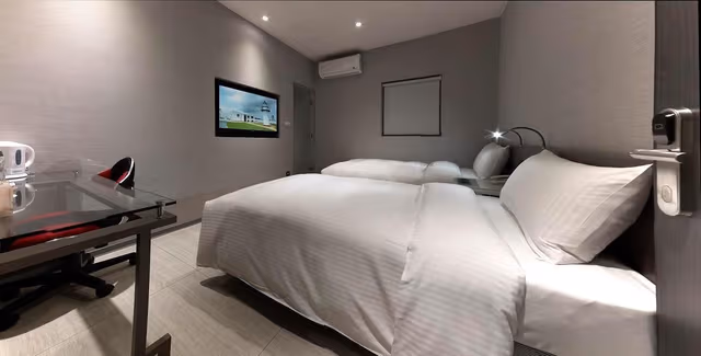 Standard Twin Room