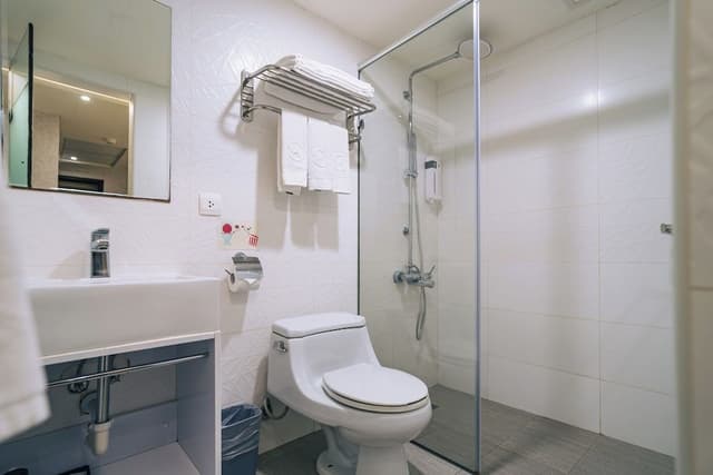 Triple Room, Non Smoking, No Windows
