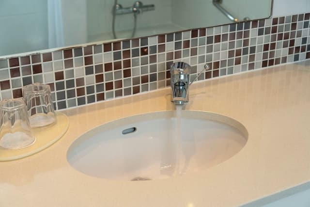 Premium Room, 1 King Bed, Balcony (Canal View)