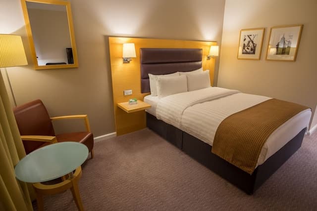 Standard Room, 1 Queen Bed