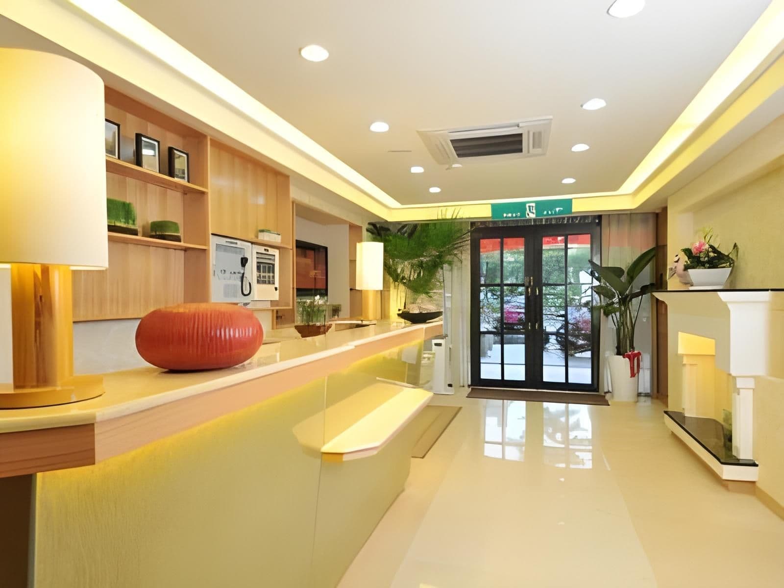 โรงแรมคัลเลอร์ โรงแรมคัลเลอร์