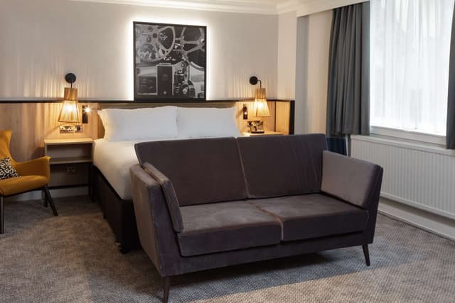 KING DELUXE ROOM