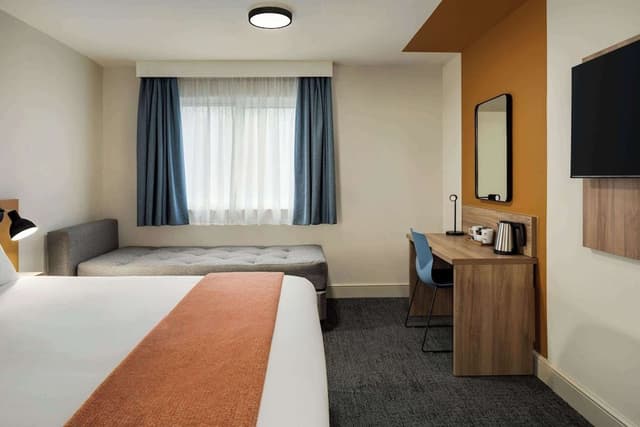 Room (Standard King)