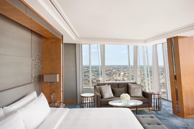 Iconic City View Room - 1 King